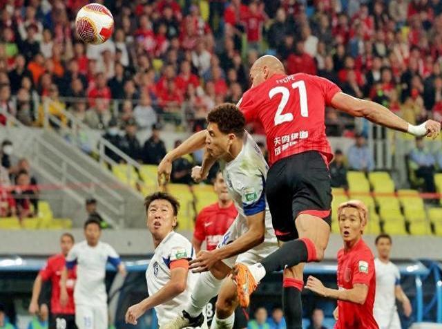 华体会网站入口-球迷翘首以待，期待一场盛大对决