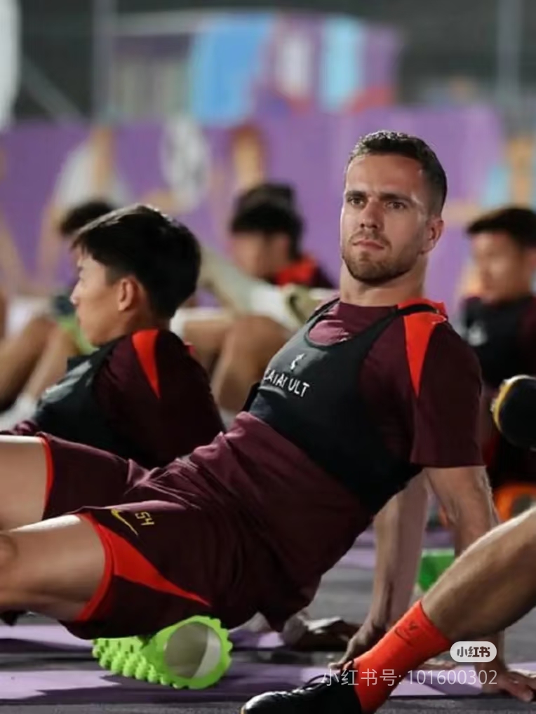 多国选手负重前行,蓄势待发、刻苦训练的简单介绍 多国选手负重前行,蓄势待发、刻苦训练的简单介绍