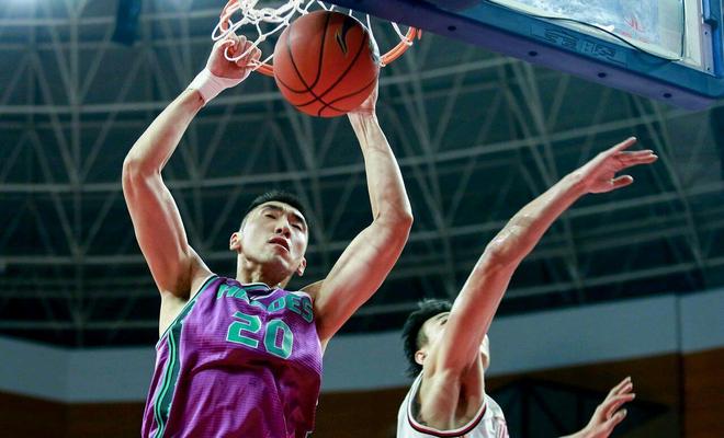 华体会网站入口-教练战术调整获得成功，球队连胜势不可挡