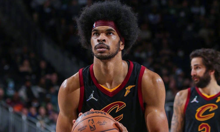 华体会地址-骑士力克黄蜂，加兰德连续命中