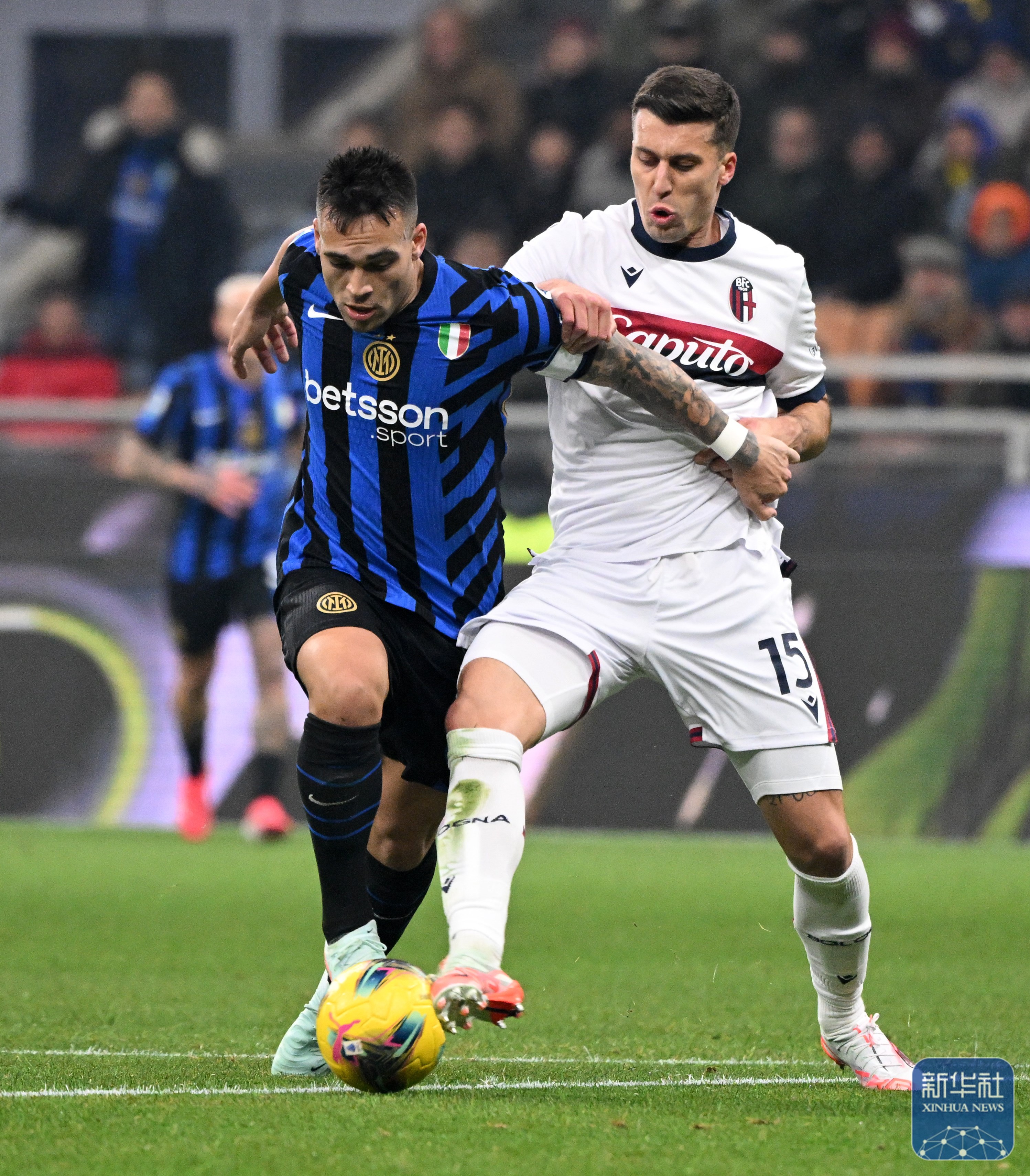 关于AC米兰迎战马赛，意甲豪门竞争热烈的信息