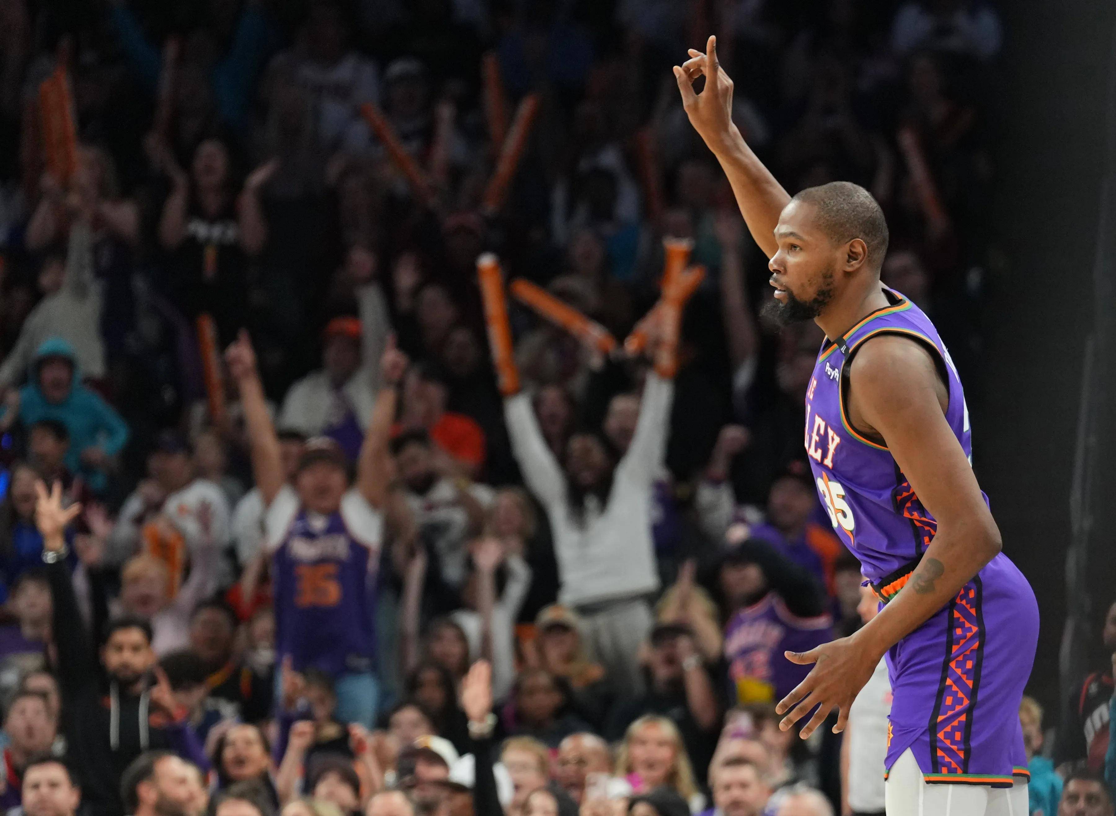 快船主场击败雷霆，实现七连胜