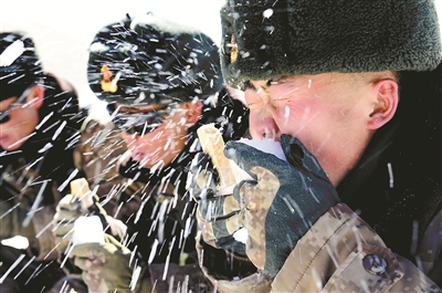 华体会网页版-竞技场上兵戈危机，强者屹立巅峰的简单介绍