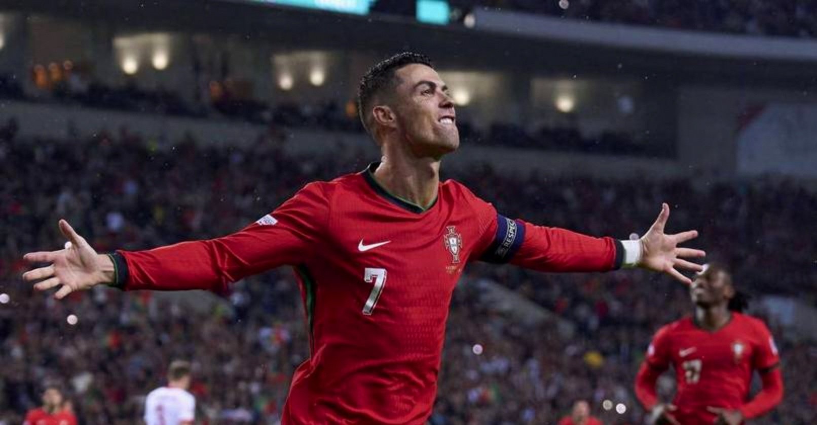 包含罗纳尔多帽子戏法助球队取得大胜的词条