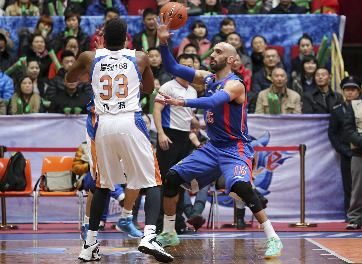 华体会投注-雄鹿大胜独行侠保持不败